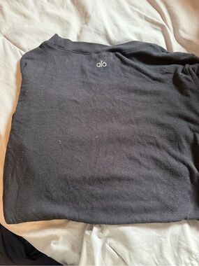 alo Black Crewneck long sleeve